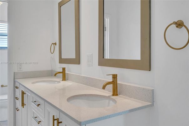 Bathroom, Dual Sink Vanities, Interior