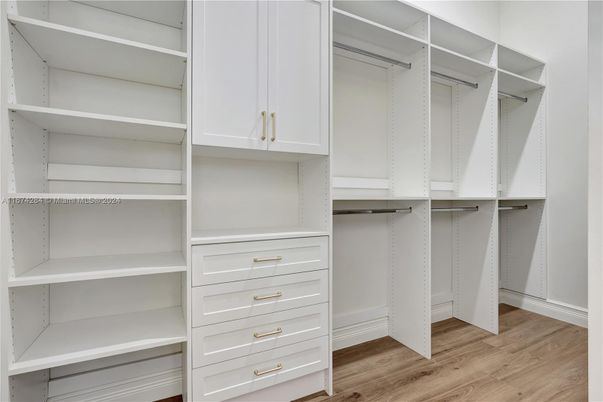 Interior, Walk-in Closets, Wood Texture Flooring