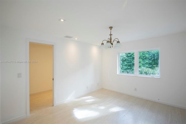 Chandelier, Empty room, Interior, Recessed Lighting