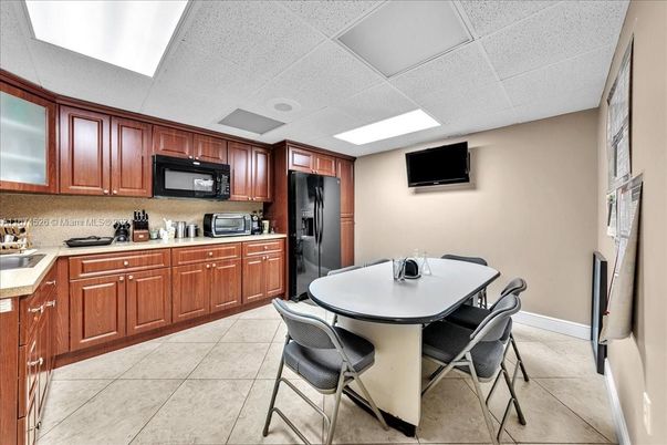Dining room, Interior, Kitchen, Recessed Lighting