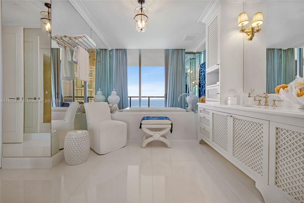 Bathroom, Interior, Pendant Lights, Water