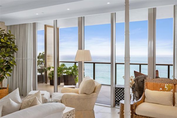 Interior, Living room, Recessed Lighting, Water