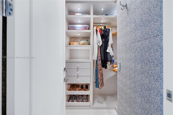 Interior, Recessed Lighting, Walk-in Closets