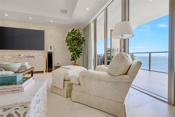 Interior, Living room, Recessed Lighting, Water
