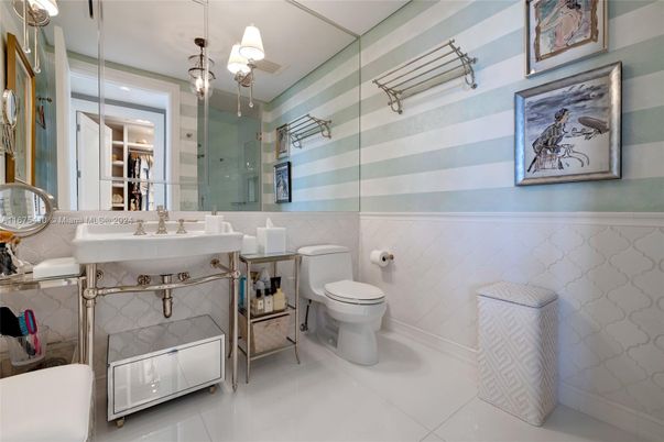 Bathroom, Interior