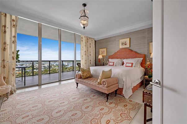 Bedroom, Interior, Pendant Lights, Wood Texture Flooring