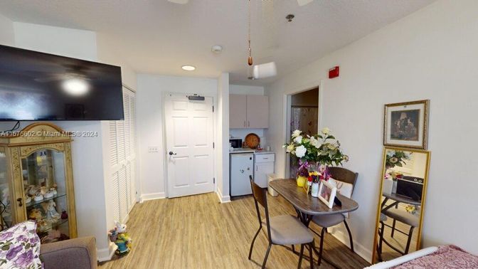 Dining room, Interior, Kitchen, Recessed Lighting, Wood Texture Flooring
