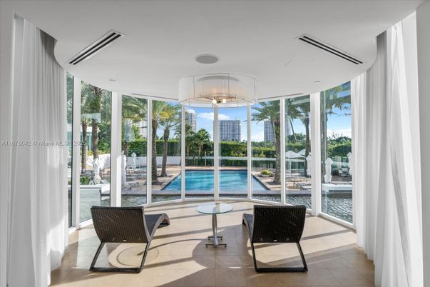 Interior, Sun Room, Water