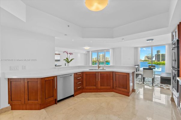 Dining room, Interior, Kitchen, Recessed Lighting, Water