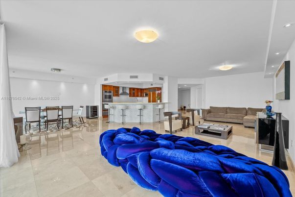 Dining room, Interior, Kitchen, Living room, Recessed Lighting