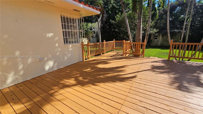 Exterior, Wood Texture Flooring