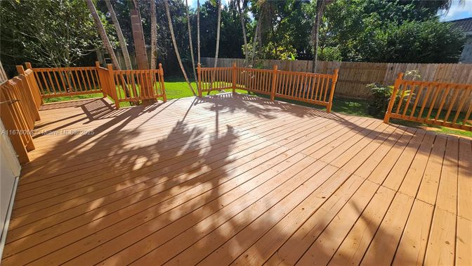 Exterior, Wood Texture Flooring