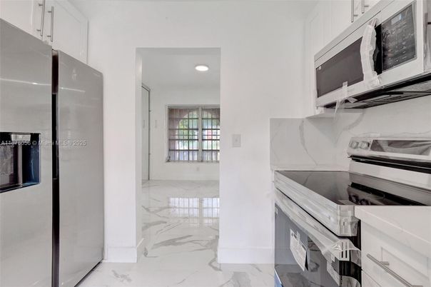 Interior, Kitchen, Marble, Recessed Lighting