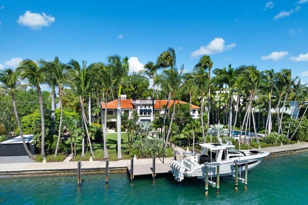 Exterior, Lake
