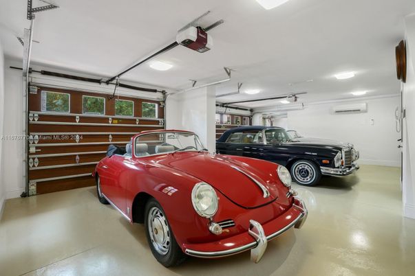 Garage, Interior, Recessed Lighting