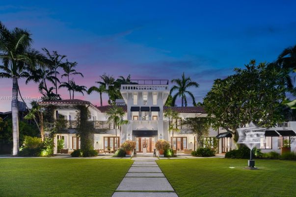 Backyard, Exterior, Facade, Mediterranean