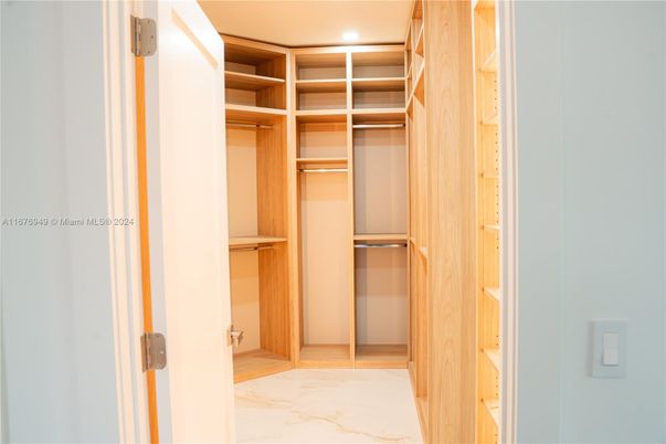 Interior, Marble, Recessed Lighting, Walk-in Closets