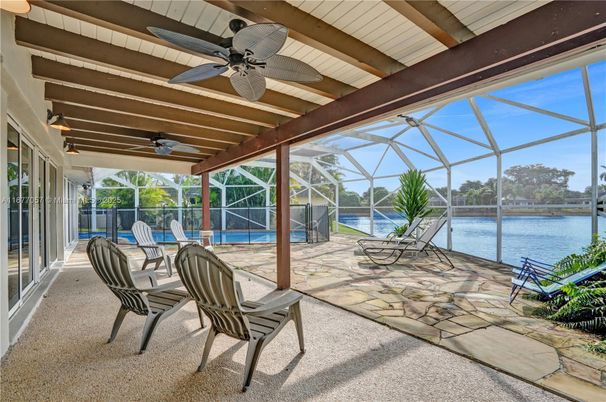 Glass Ceilings, Interior, Sun Room, Water, Wooden Beams