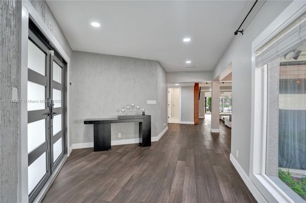Interior, Recessed Lighting, Wood Texture Flooring