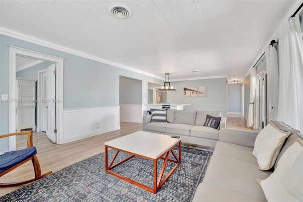 Interior, Kitchen, Living room, Pendant Lights, Wood Texture Flooring
