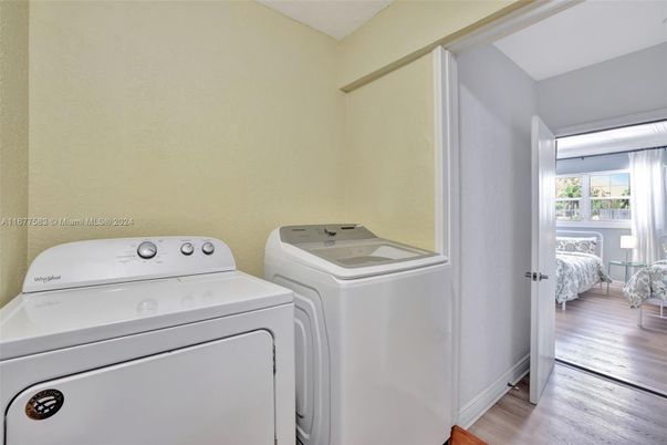 Interior, Utility Closets, Washer, Wood Texture Flooring