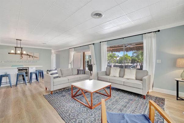 Chandelier, Dining room, Interior, Living room, Pendant Lights, Wood Texture Flooring