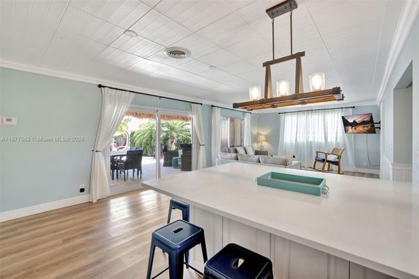 Interior, Pendant Lights, Wood Texture Flooring