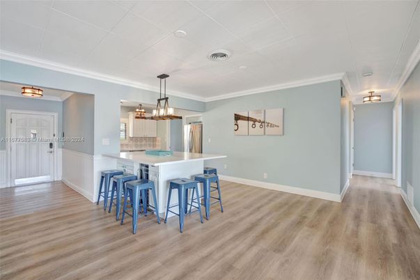 Interior, Kitchen, Pendant Lights, Wood Texture Flooring