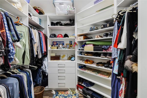 Interior, Walk-in Closets