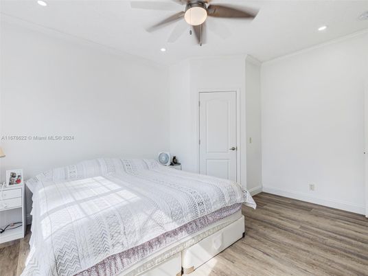 Bedroom, Interior, Recessed Lighting, Wood Texture Flooring