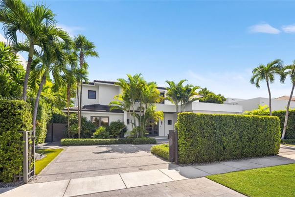 Backyard, Exterior, Facade, Mediterranean