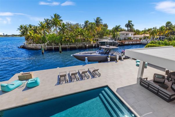 Exterior, Lake, Pool