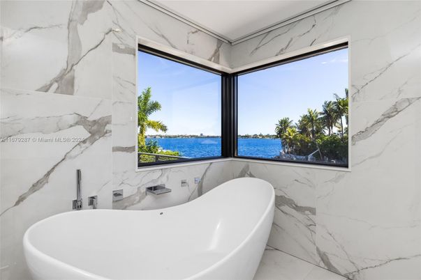 Bathroom, Free Standing Baths, Interior, Marble, Marble Walls, Water