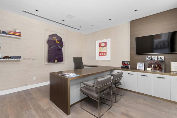 Home Office, Interior, Recessed Lighting, Wood Texture Flooring