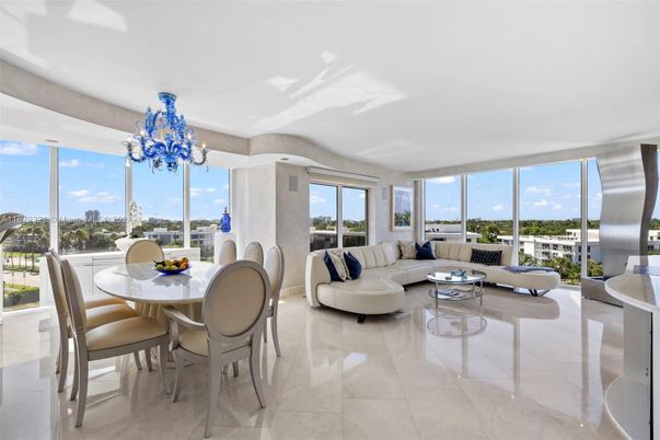 Dining room, Interior, Living room, Pendant Lights