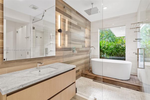 Bathroom, Free Standing Baths, Glass Shower, Interior, Recessed Lighting