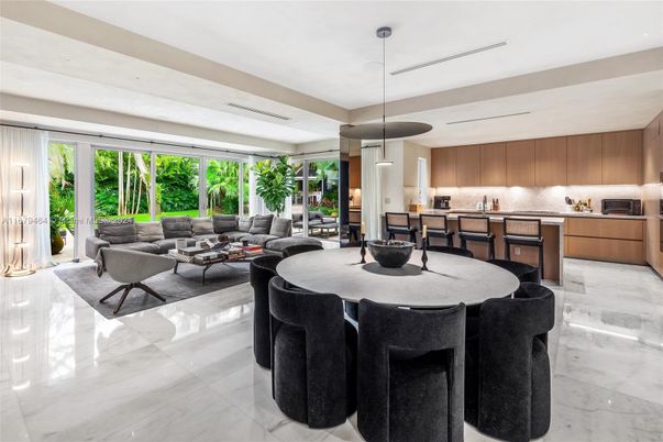 Dining room, Interior, Kitchen, Living room, Marble, Pendant Lights