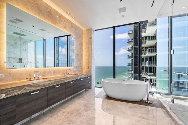 Bathroom, Dual Sink Vanities, Free Standing Baths, Glass Shower, Interior, Recessed Lighting, Water