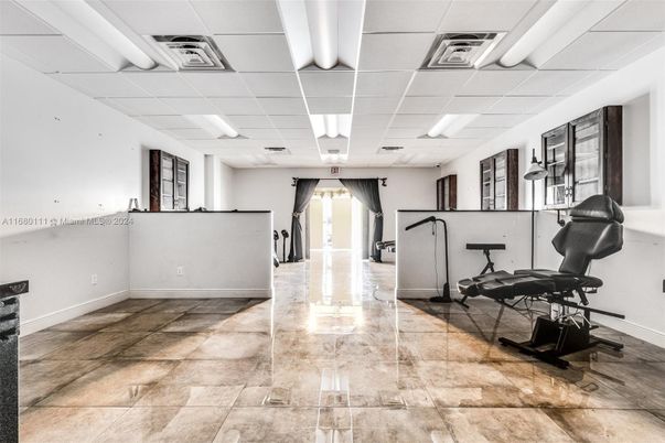Fitness Equipment, Interior, Recessed Lighting