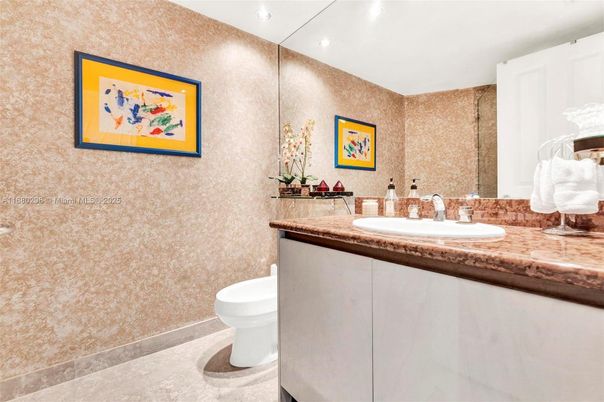 Bathroom, Interior, Recessed Lighting