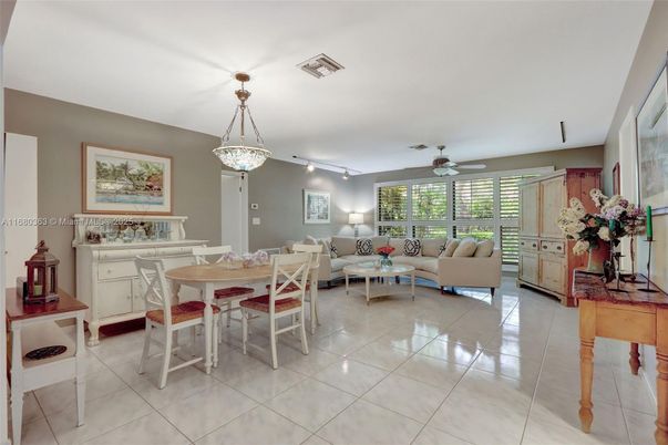 Dining room, Interior, Living room, Pendant Lights