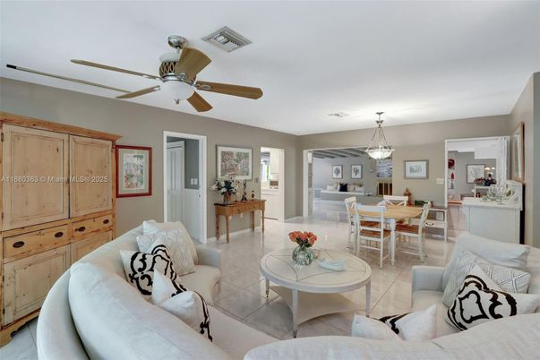 Dining room, Interior, Living room, Pendant Lights