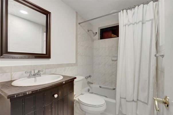 Bathroom, Interior, Marble Walls, Recessed Lighting