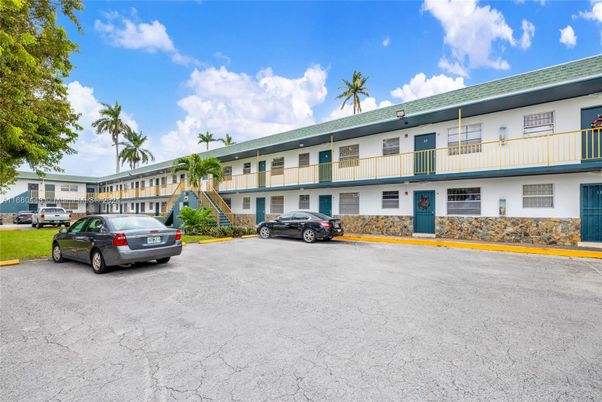 Exterior, Facade, Condo Building