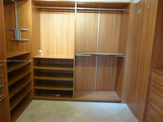 Interior, Walk-in Closets
