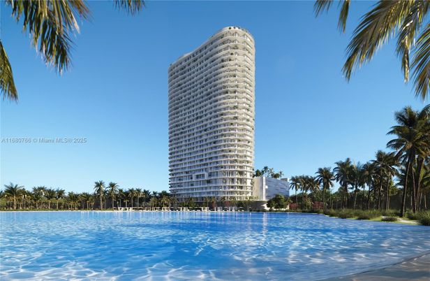 Exterior, Facade, Pool, Highrise