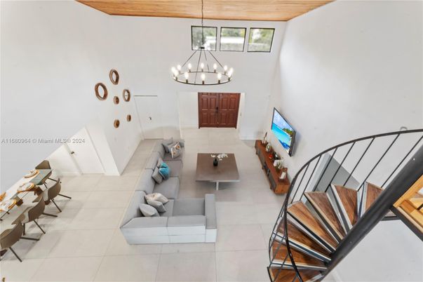Chandelier, Interior, Living room, Pendant Lights