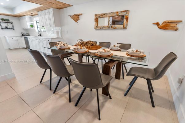 Dining room, Interior, Kitchen, Recessed Lighting