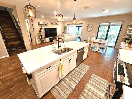 Dining room, Interior, Kitchen, Pendant Lights, Recessed Lighting, Wood Texture Flooring