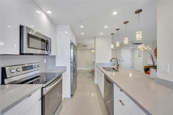 Interior, Kitchen, Pendant Lights, Recessed Lighting, Stainless Steel Appliances